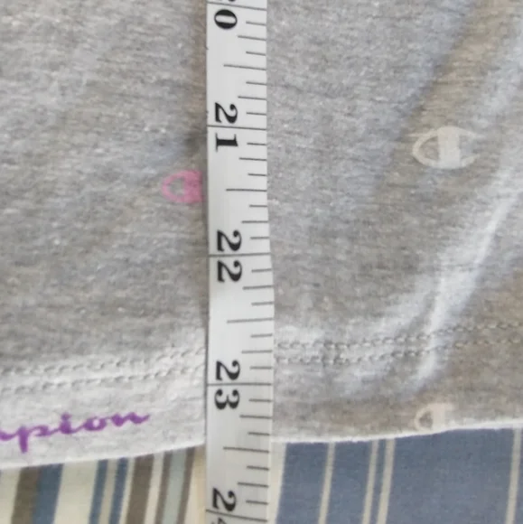 1X NWT CHAMPION Grey Logo Crop Top - Picture 11 of 16
